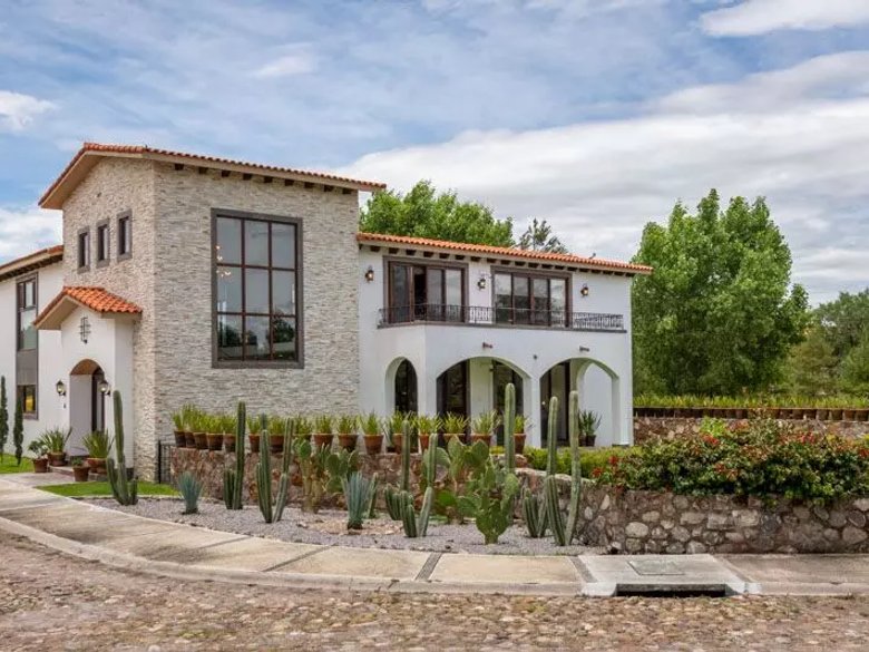 Casa de la Rotonda — 17 photos
