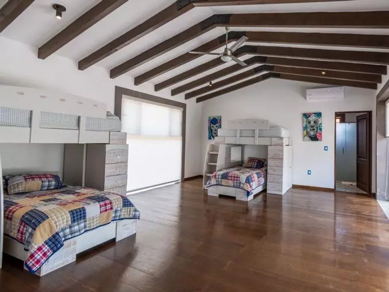 Casa de la Rotonda — 16 photos