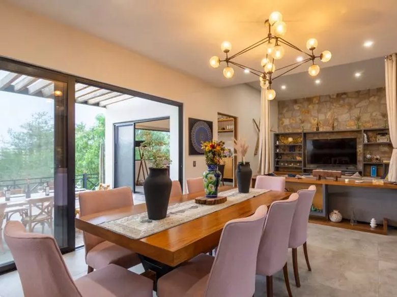 Casa Alina — 5 photos