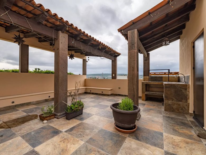Casa Bugambilia — 9 photos