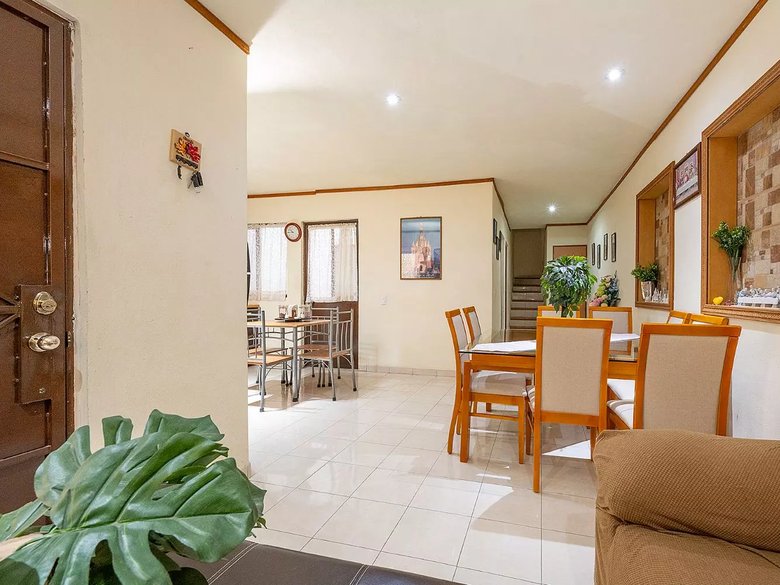 Casa del Sauz 36 — 7 fotos
