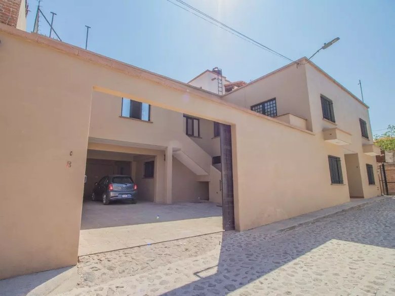 Barrio La Palmita House for Sale — 8 photos