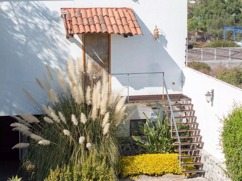 Casa Santa Rosa de Jauregui — 23 photos