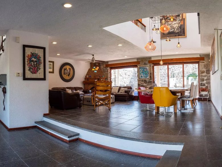 Casa Santa Rosa de Jauregui — 8 photos