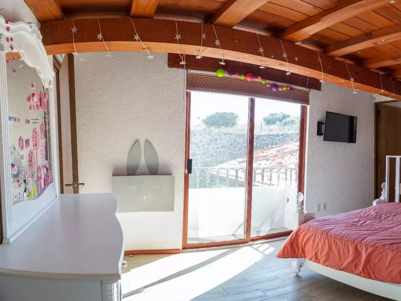 Casa Santa Rosa de Jauregui — 5 photos