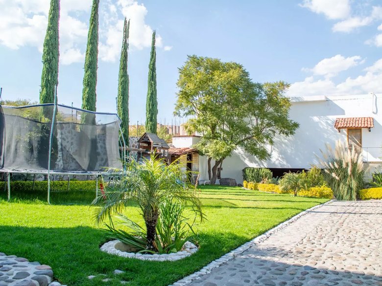 Casa Santa Rosa de Jauregui — 3 photos
