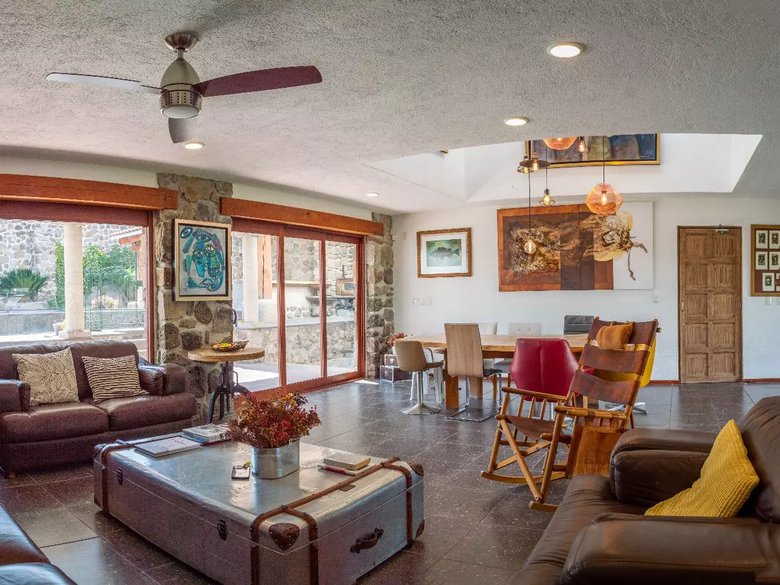 Casa Santa Rosa de Jauregui — 18 photos
