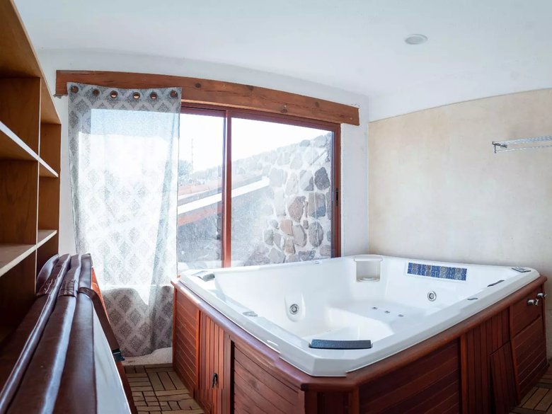 Casa Santa Rosa de Jauregui — 19 photos