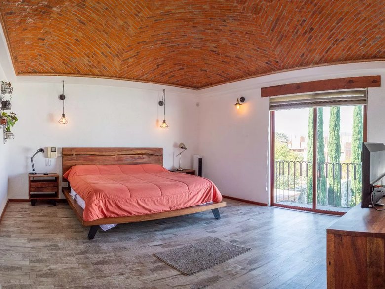 Casa Santa Rosa de Jauregui — 17 photos