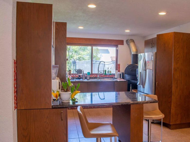 Casa Santa Rosa de Jauregui — 27 photos