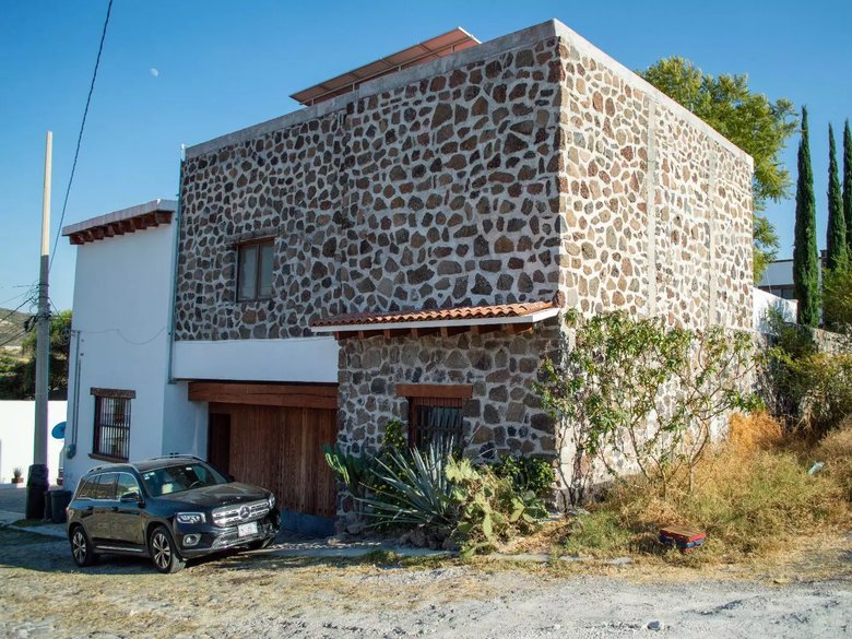 Casa Santa Rosa de Jauregui — 22 photos