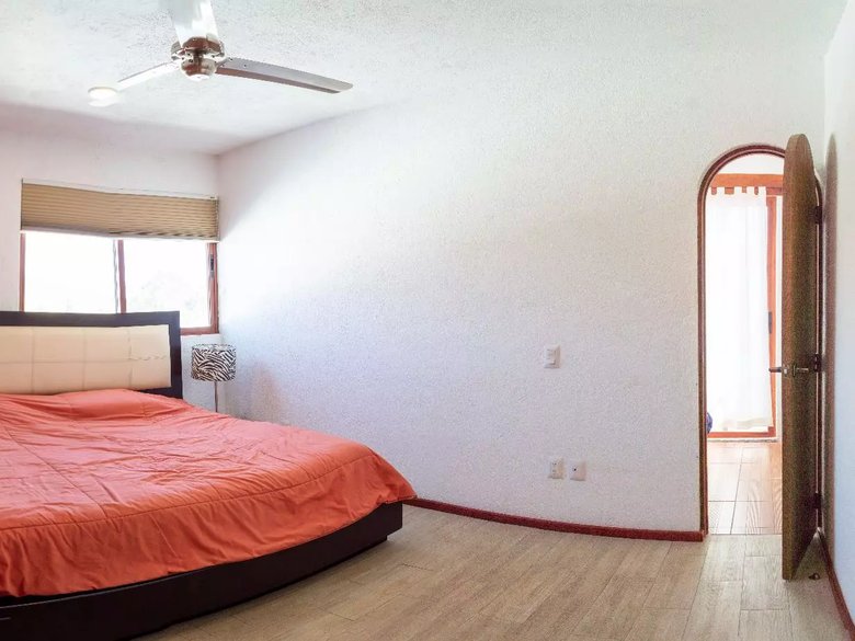 Casa Santa Rosa de Jauregui — 10 photos