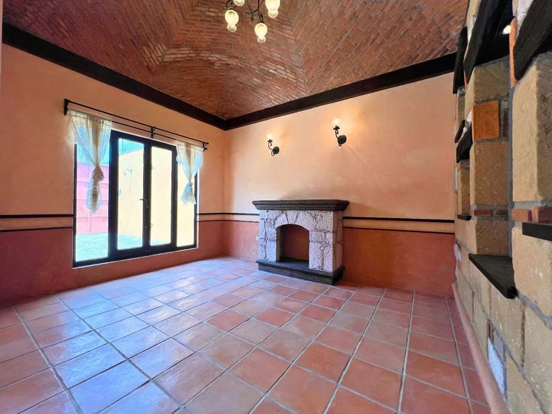 Colonial Investment — 1 photos
