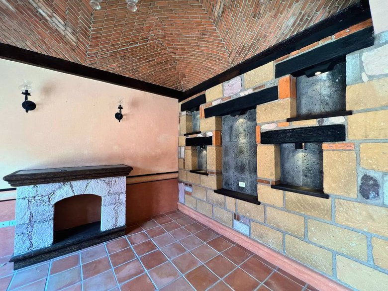 Colonial Investment — 22 photos