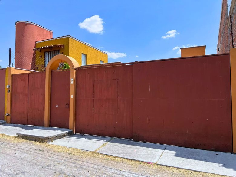 Colonial Investment — 3 photos