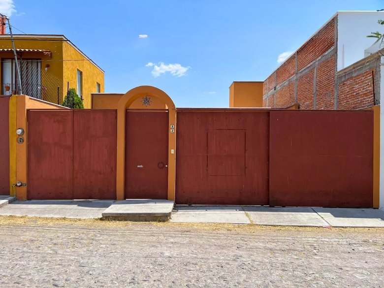 Colonial Investment — 11 photos