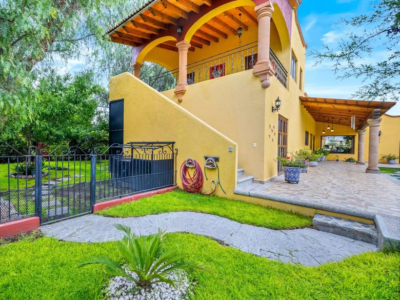 Casa Dharma — 2 photos