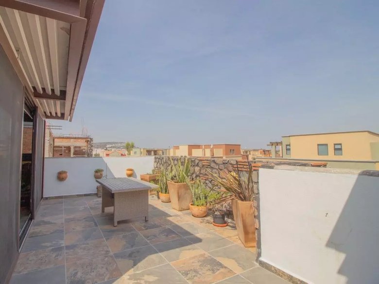 1948 House for Sale in Residencial Luna, San Miguel de Allende — 11 photos