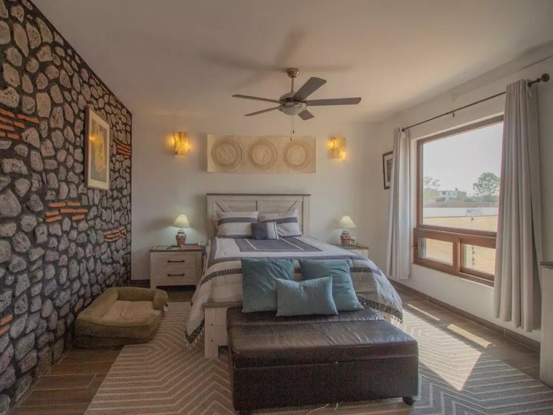 1948 House for Sale in Residencial Luna, San Miguel de Allende — 23 photos