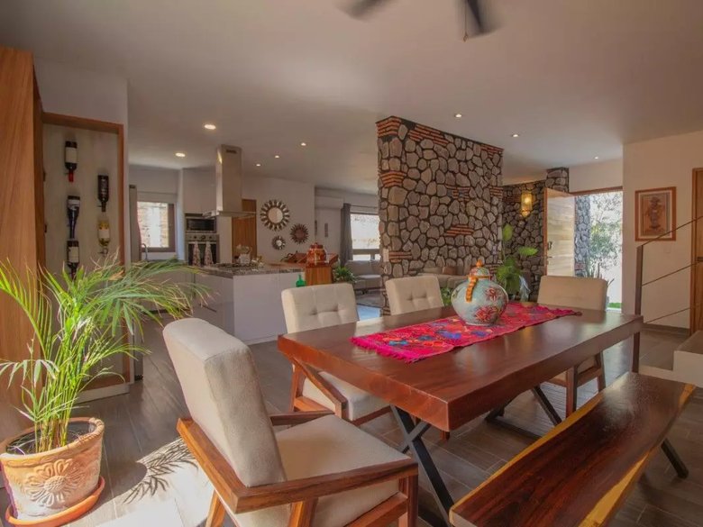 1948 House for Sale in Residencial Luna, San Miguel de Allende — 20 photos