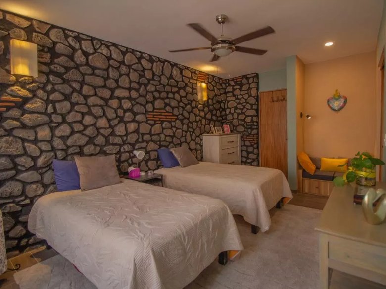 1948 House for Sale in Residencial Luna, San Miguel de Allende — 10 photos