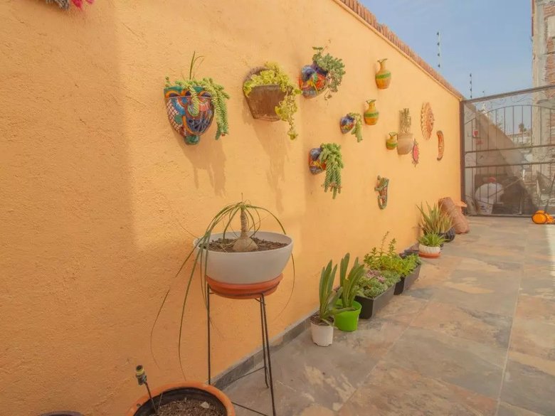1948 House for Sale in Residencial Luna, San Miguel de Allende — 26 photos