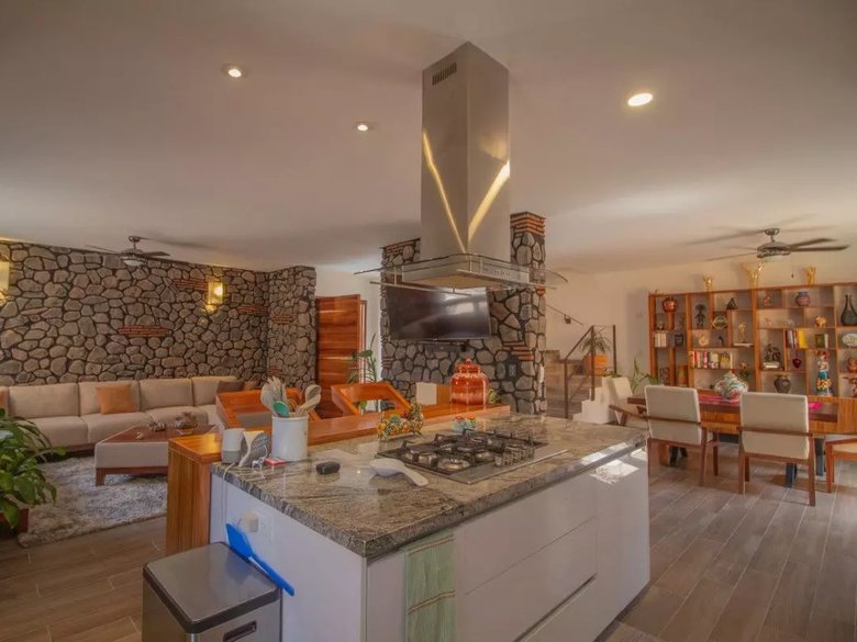 1948 House for Sale in Residencial Luna, San Miguel de Allende — 6 photos