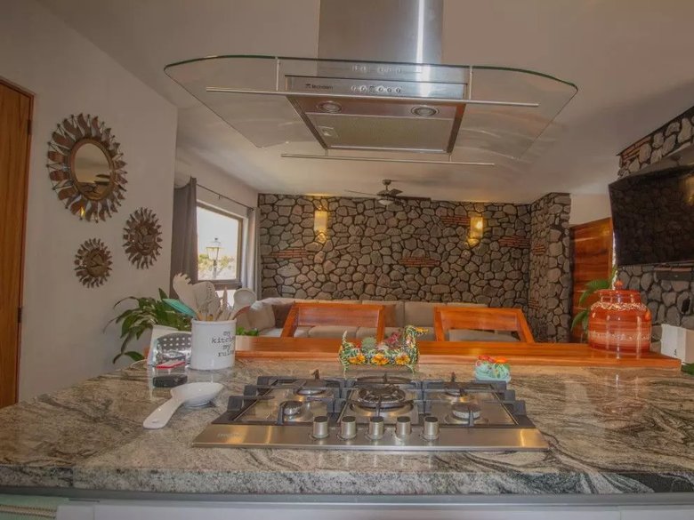 1948 House for Sale in Residencial Luna, San Miguel de Allende — 17 photos