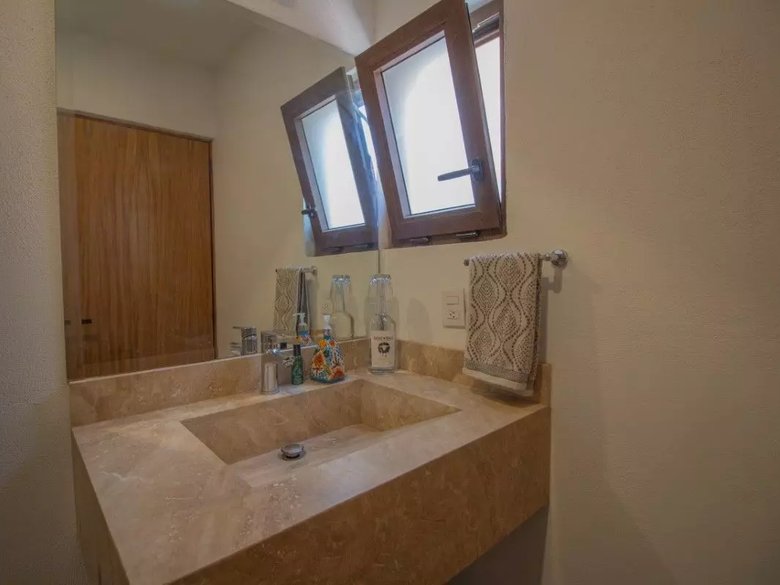 1948 House for Sale in Residencial Luna, San Miguel de Allende — 13 photos