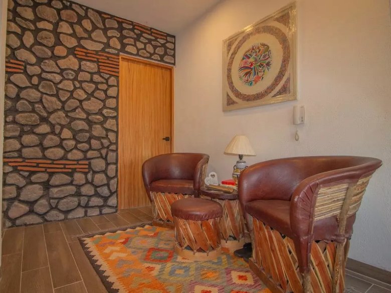 1948 House for Sale in Residencial Luna, San Miguel de Allende — 14 photos