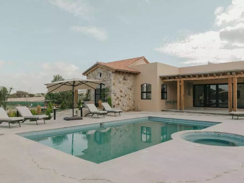 Villa Doña Maria Jose En Alborada — 10 photos