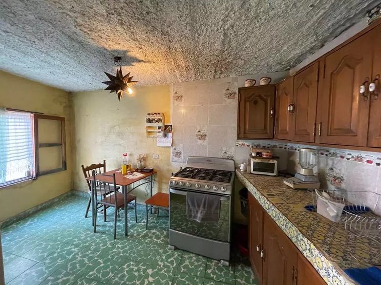 7501 Callejon Del Beso Fixer Upper. — 6 photos