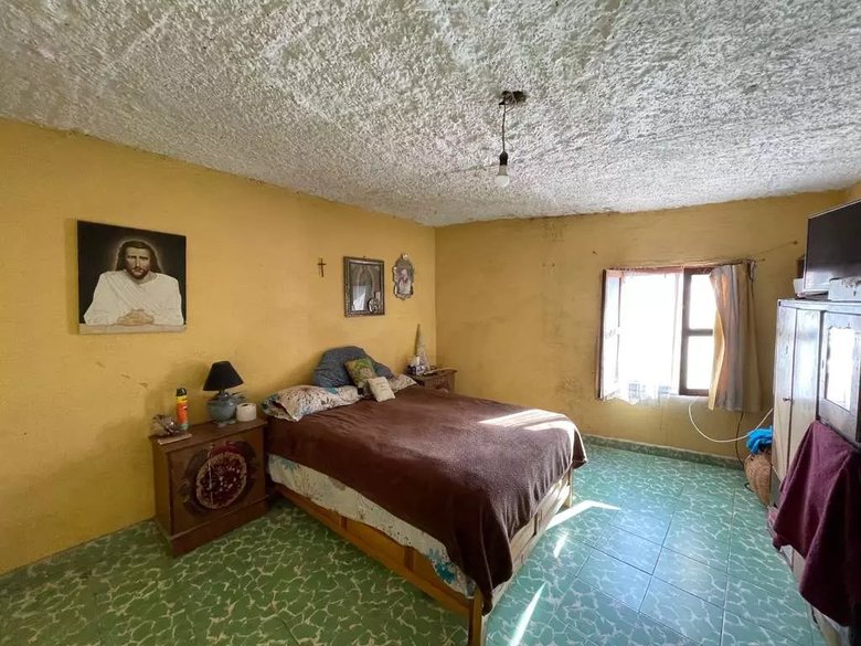7501 Callejon Del Beso Fixer Upper. — 5 photos