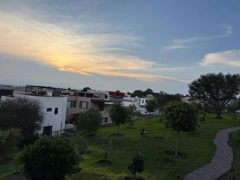 Capricho Sun Sets — 5 photos