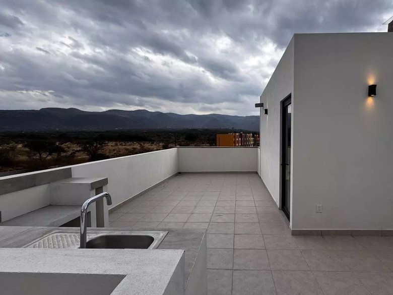 CASA LINDA — 23 photos