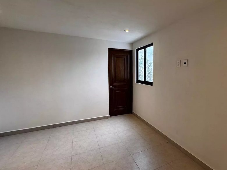 CASA LINDA — 6 photos