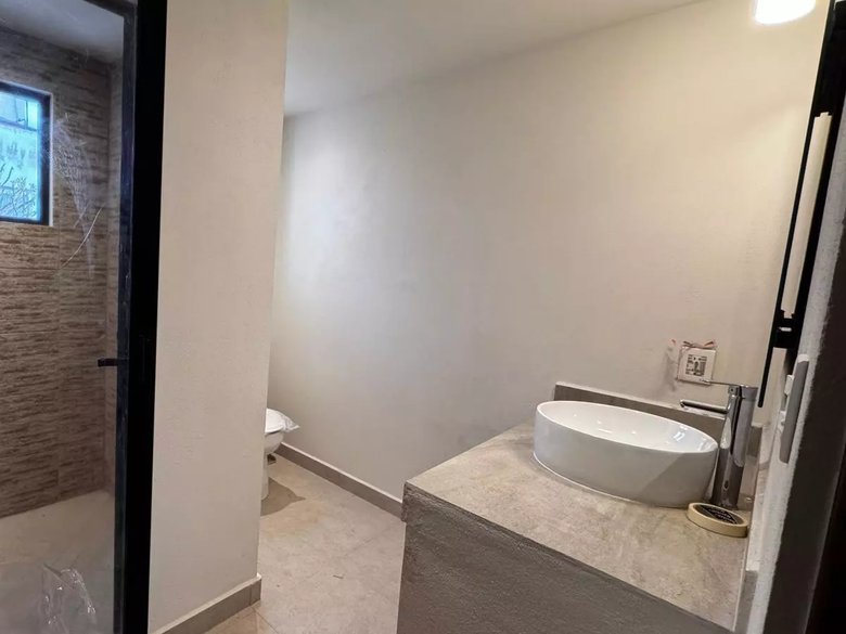 CASA LINDA — 20 photos