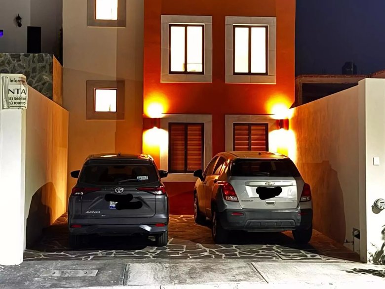 CASA LINDA — 12 photos