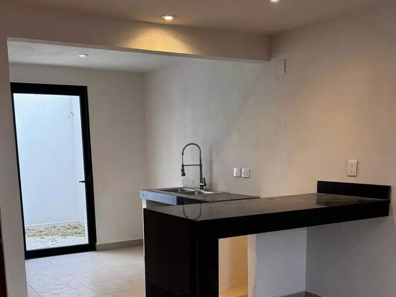 CASA LINDA — 5 photos