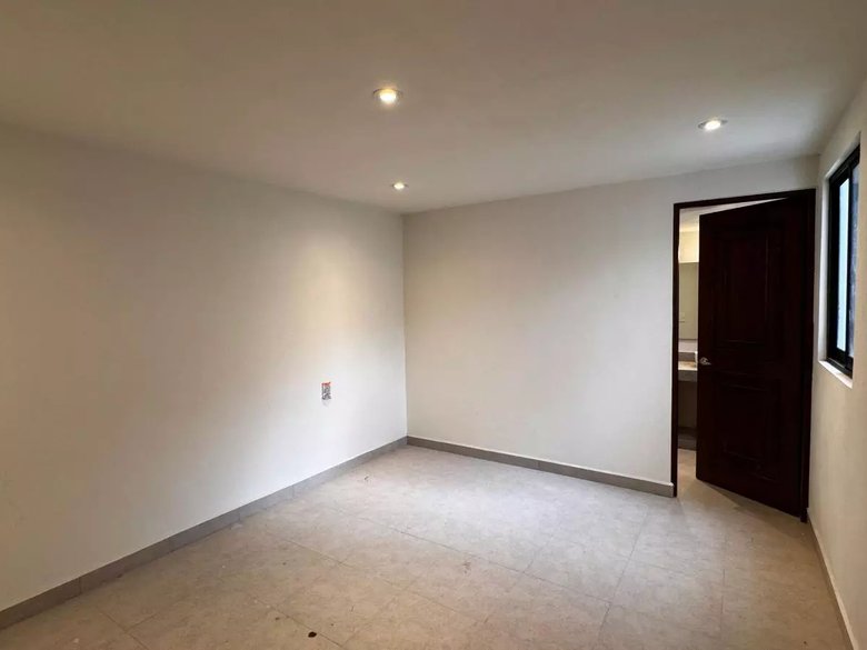 CASA LINDA — 8 photos
