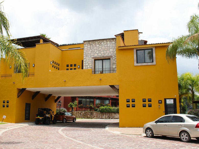 Bridge-Style Home El Secreto — 21 photos