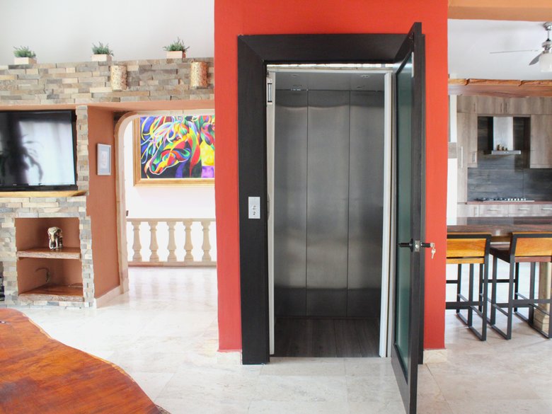 Bridge-Style Home El Secreto — 28 photos