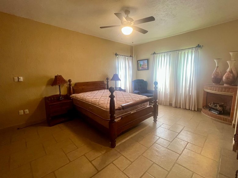 Casa Mariposa in Rancho Los Labradores — 16 photos