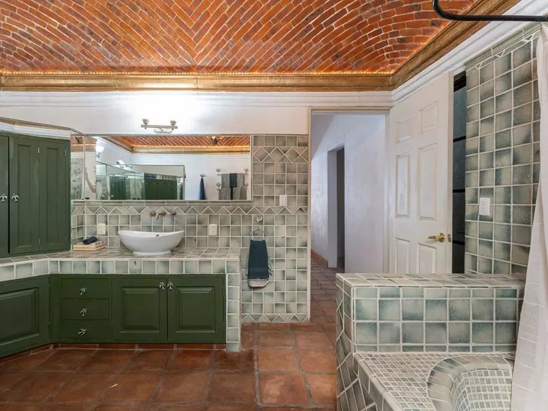 Villa Escondida — 12 photos
