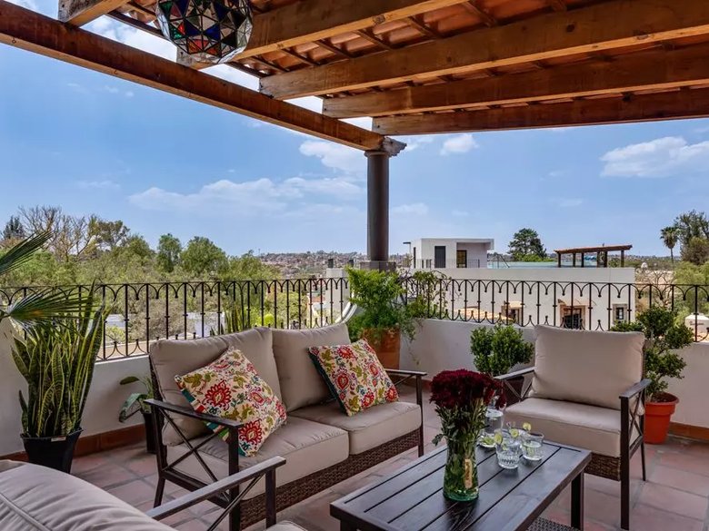Villa Escondida — 19 photos