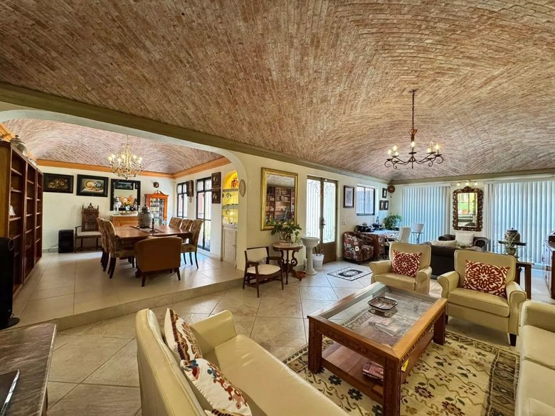 Privada las fuentes Atascadero — 1 photos