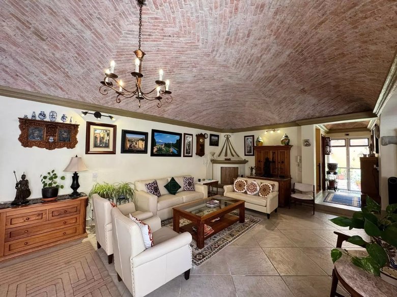 Privada las fuentes Atascadero — 20 photos