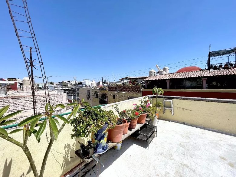Dos Casas En Una — 9 photos