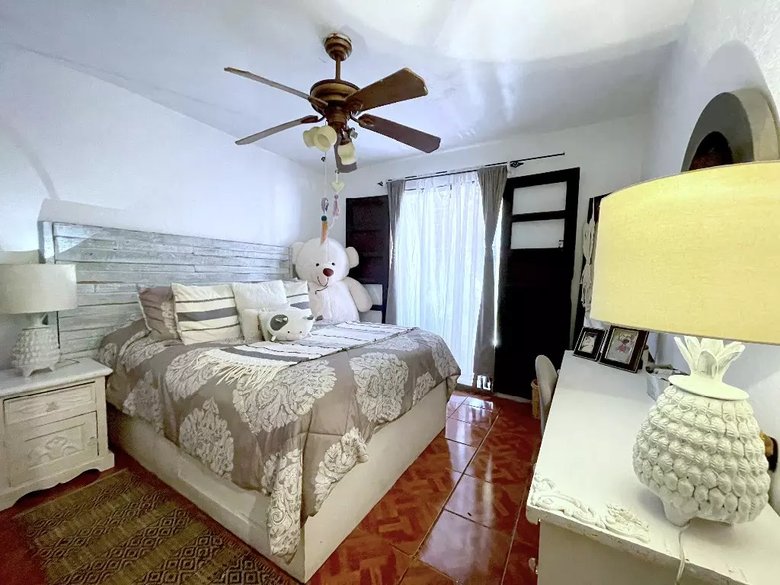 Dos Casas En Una — 5 photos