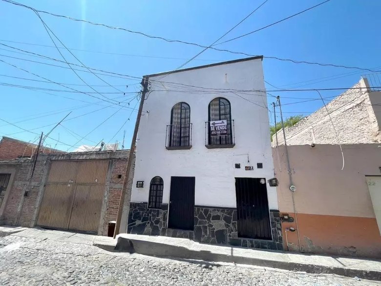 Dos Casas En Una — 6 photos